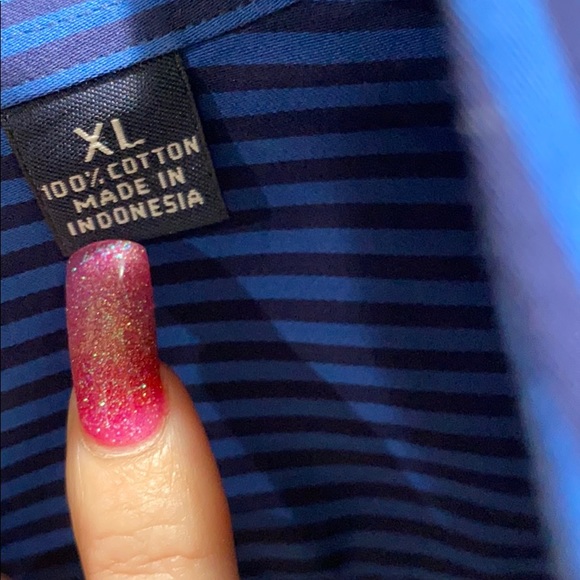 Button down - Picture 3 of 4